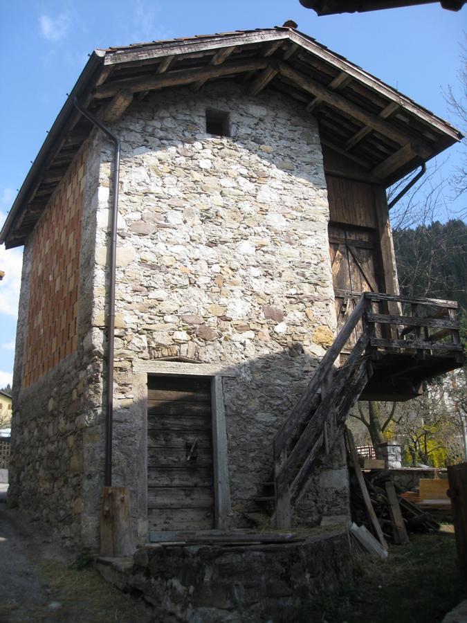 Stalut Das Puestines Arta Terme Exterior photo